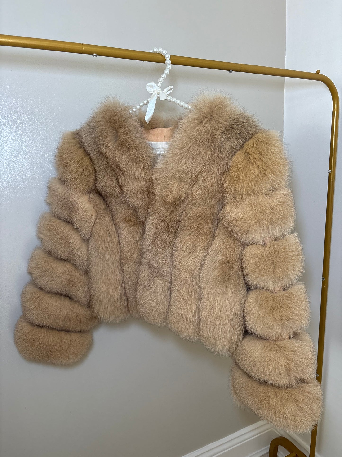 Luxury 6 Ring Cropped ‘Sydney’ Fox Fur- Camel