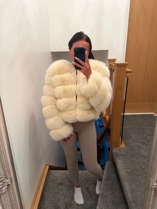 Luxury Cropped 6 Ring Fox Fur - Cream